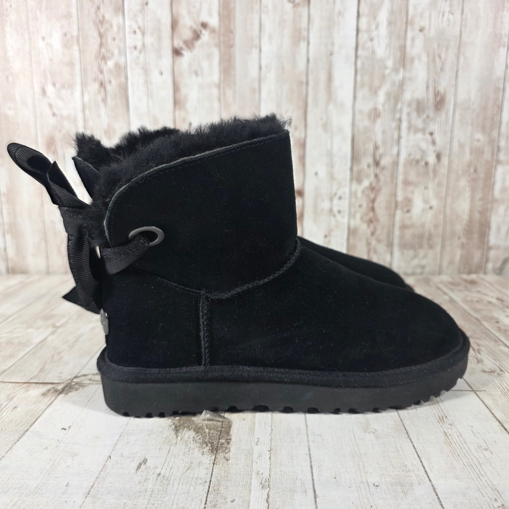 UGG Gita Black Suede Sheepskin Bow Ankle Boots 1100212 Womens Size 6